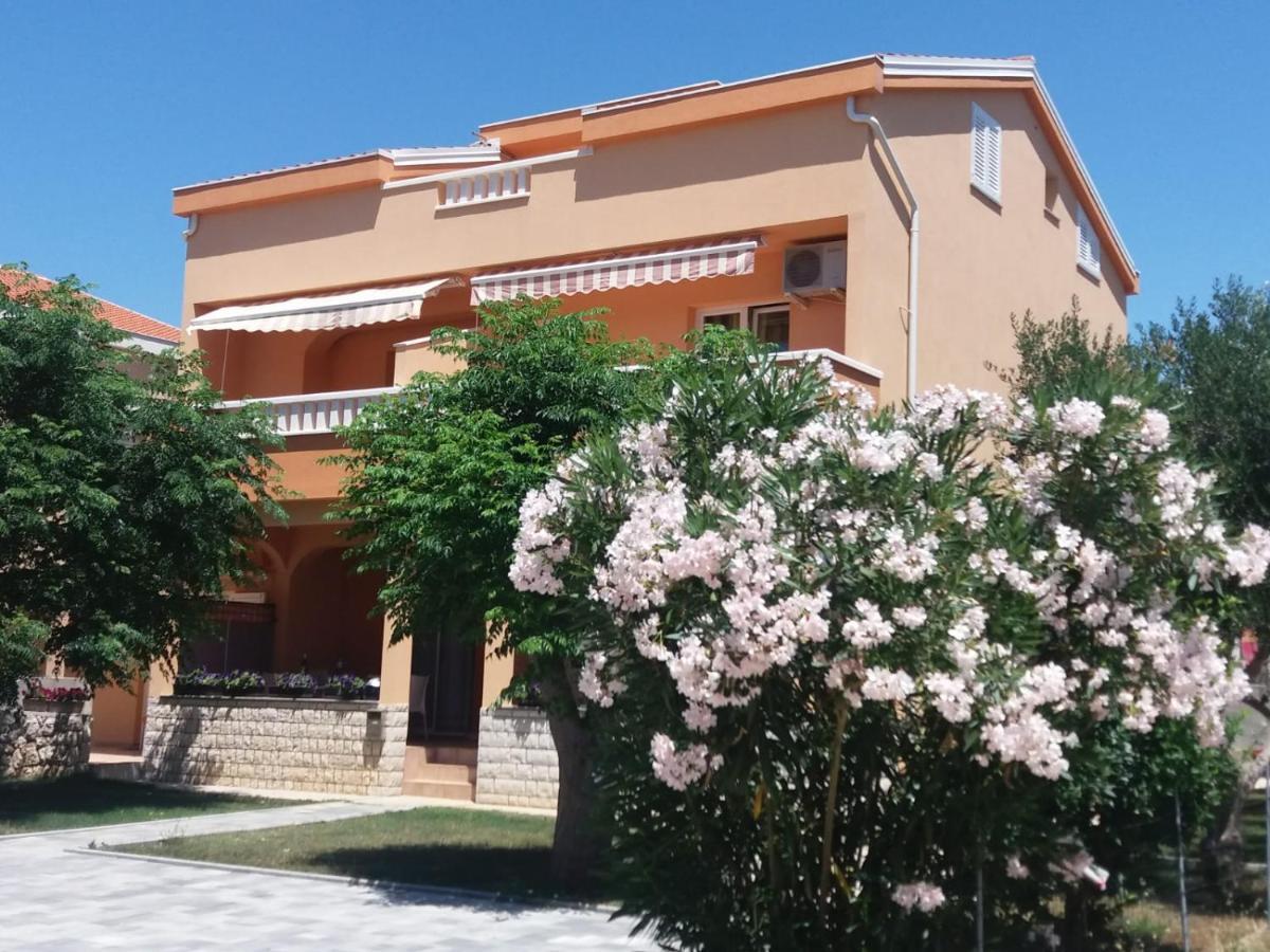 נובליה Apartmani Ruza מראה חיצוני תמונה