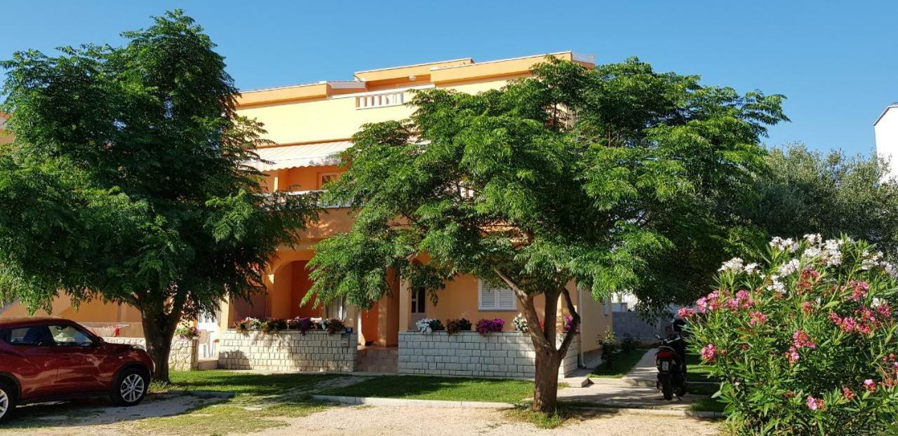נובליה Apartmani Ruza מראה חיצוני תמונה