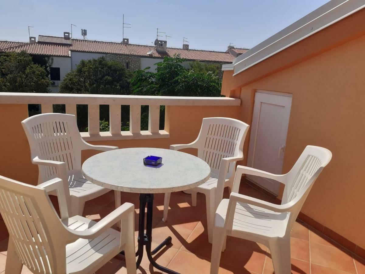 נובליה Apartmani Ruza מראה חיצוני תמונה