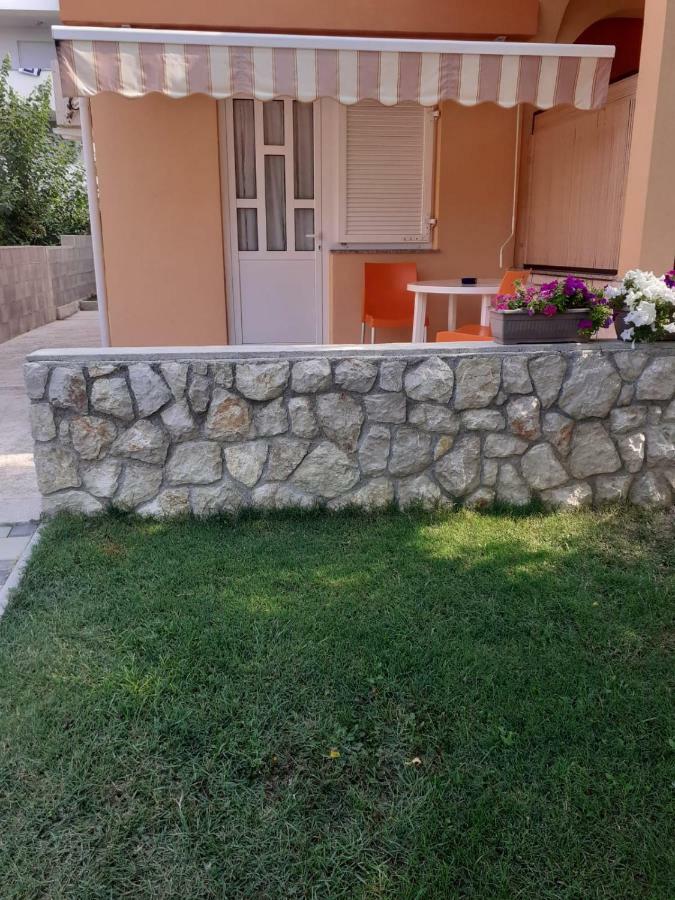 נובליה Apartmani Ruza מראה חיצוני תמונה
