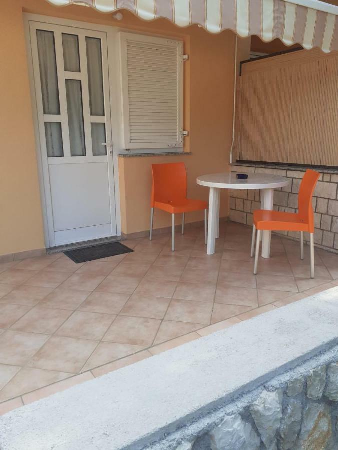 נובליה Apartmani Ruza מראה חיצוני תמונה